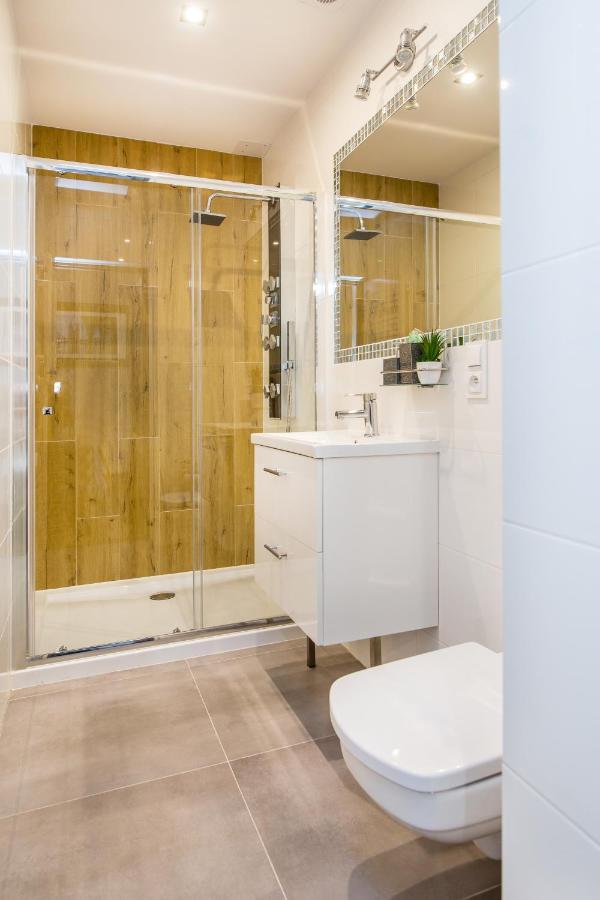 Tribeca City Center Apartments Krakow Luaran gambar